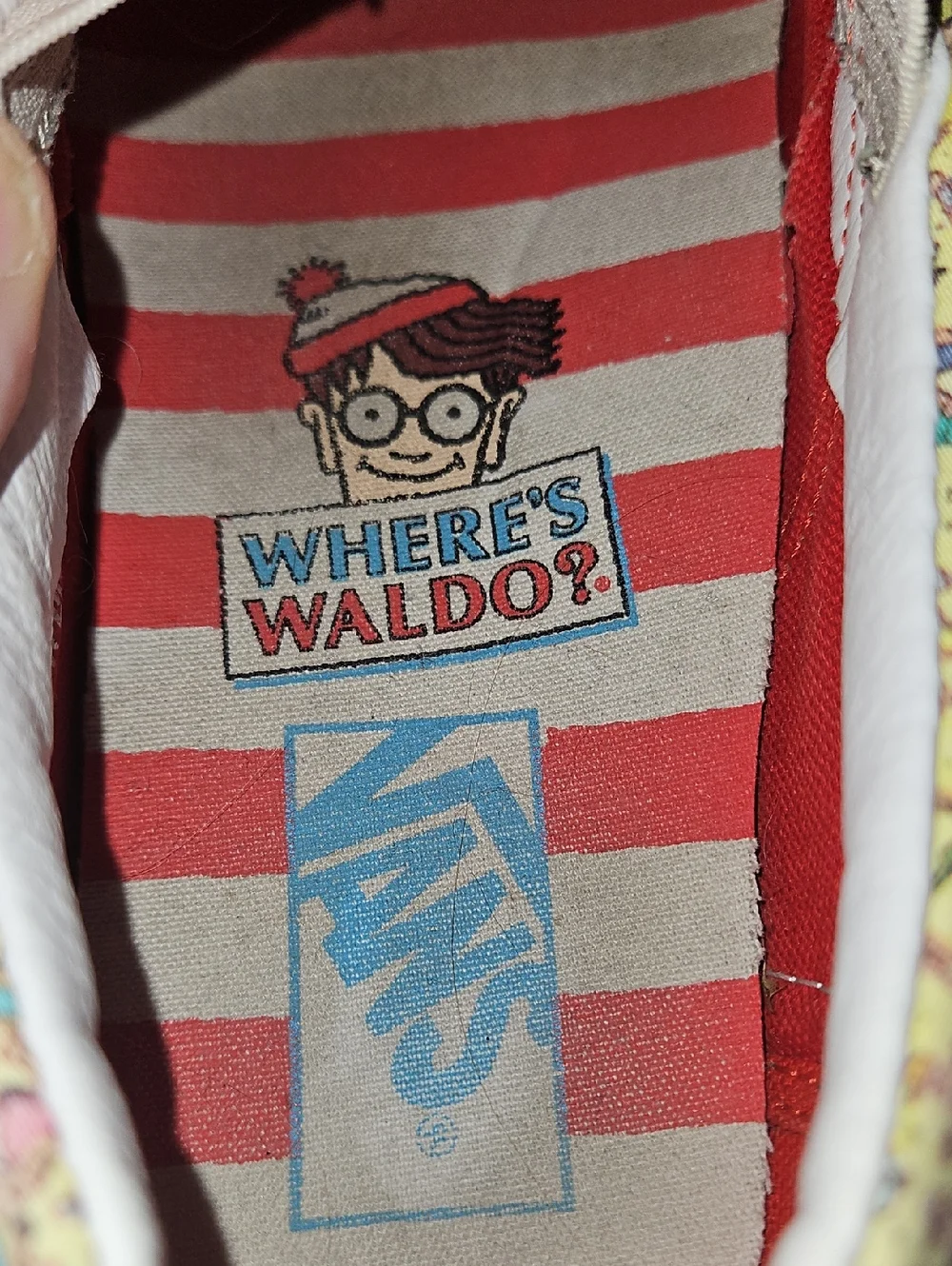 Vans Slip-On 'Where's Waldo' Print in Yellow & Red Size 9 Mens